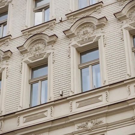Royal Court Hotel Praha Bagian luar foto