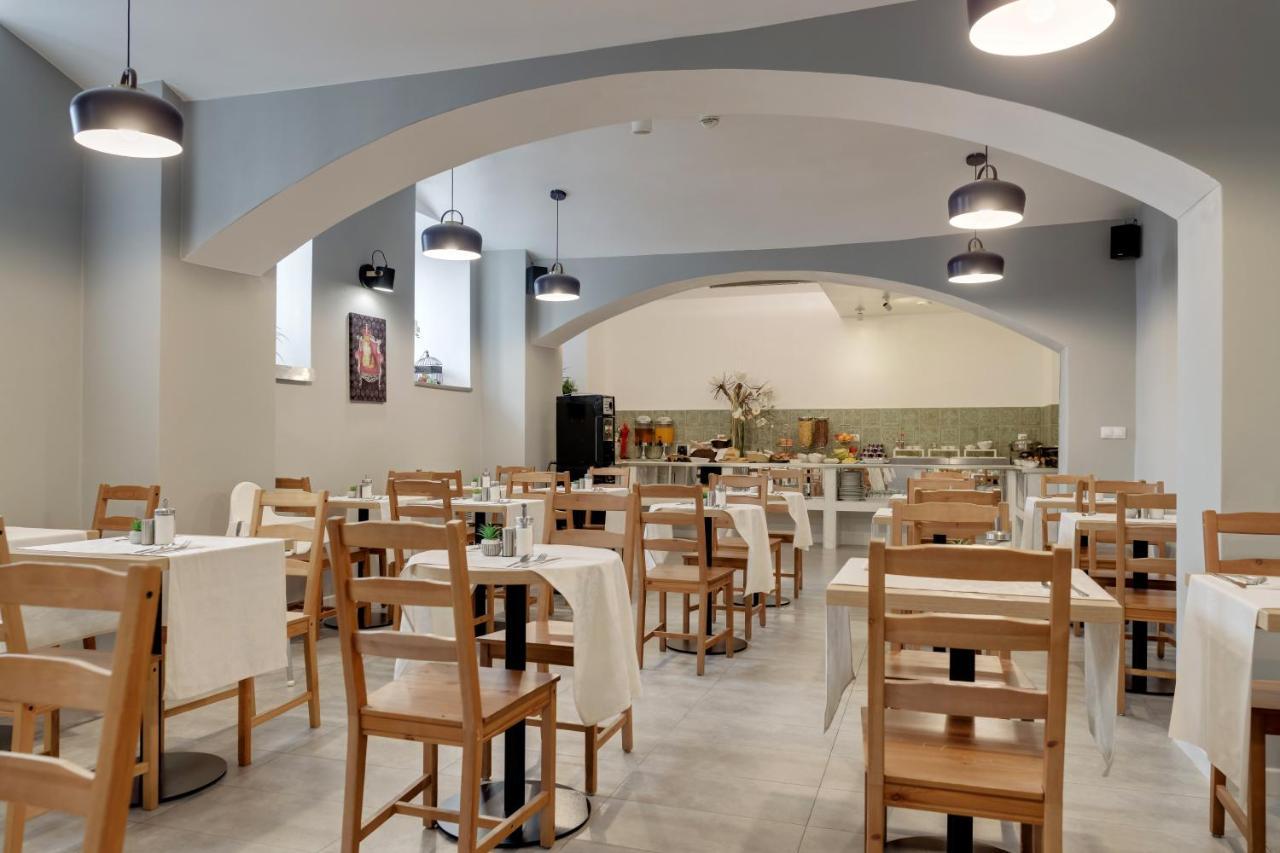 Royal Court Hotel Praha Bagian luar foto