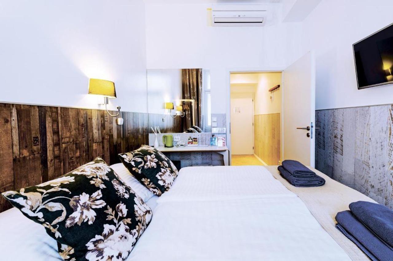 Royal Court Hotel Praha Bagian luar foto