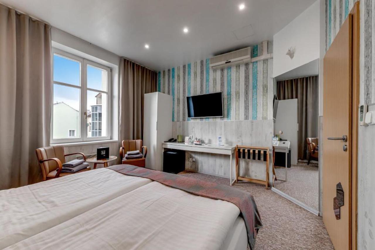 Royal Court Hotel Praha Bagian luar foto