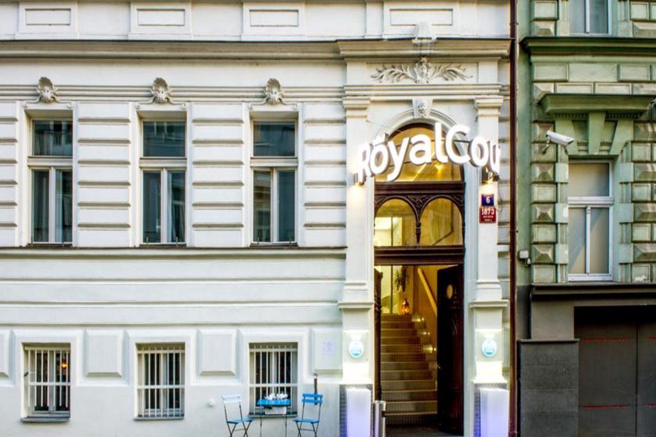 Royal Court Hotel Praha Bagian luar foto